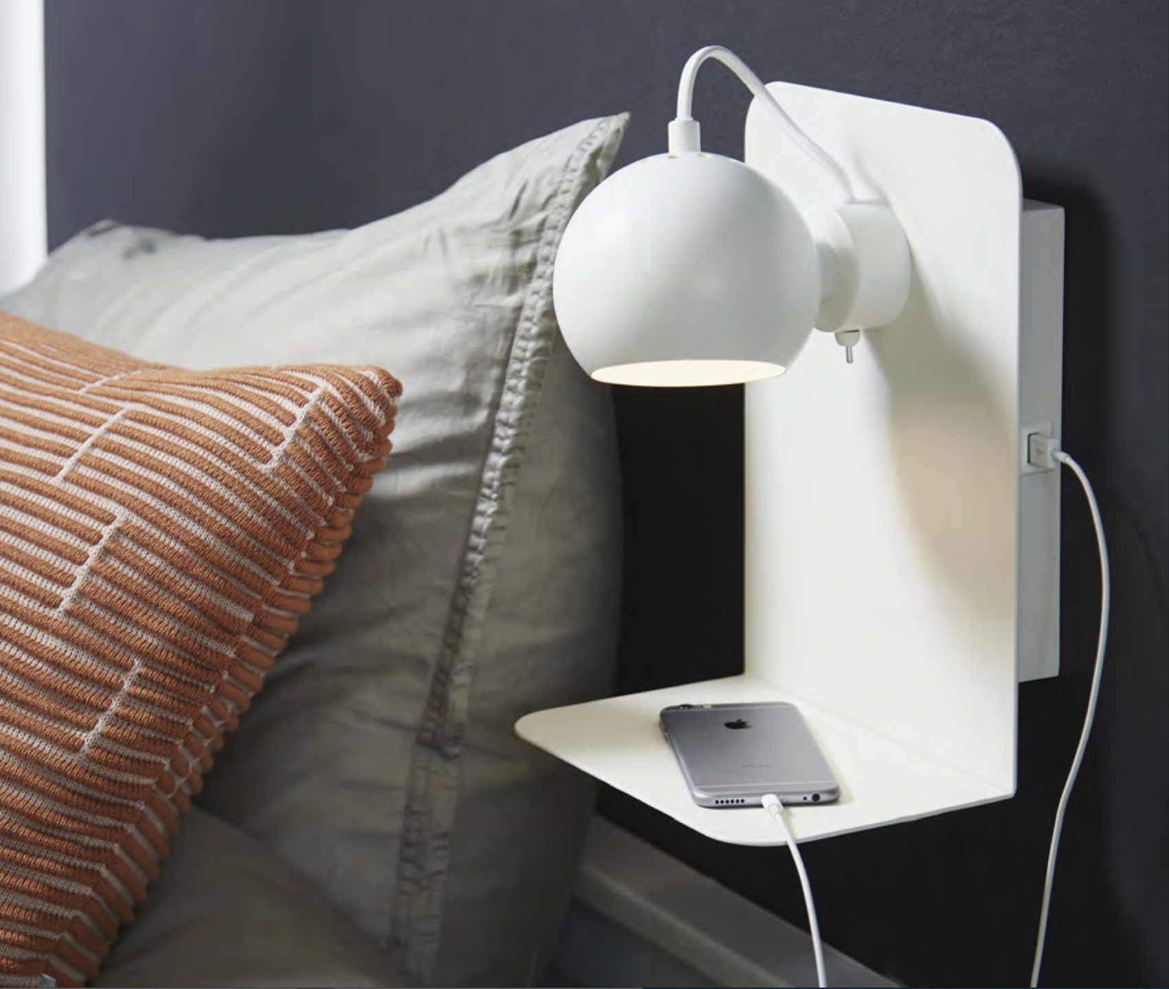 Frandsen Wall Magnet-Lamp BAL with Built - in USB
