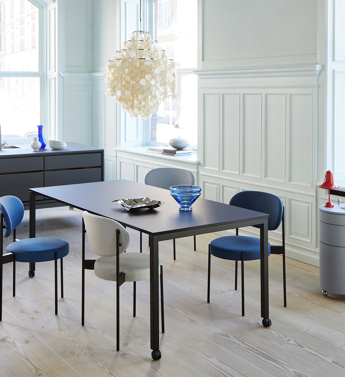 Verner Panton Table MOVE by Verpan
