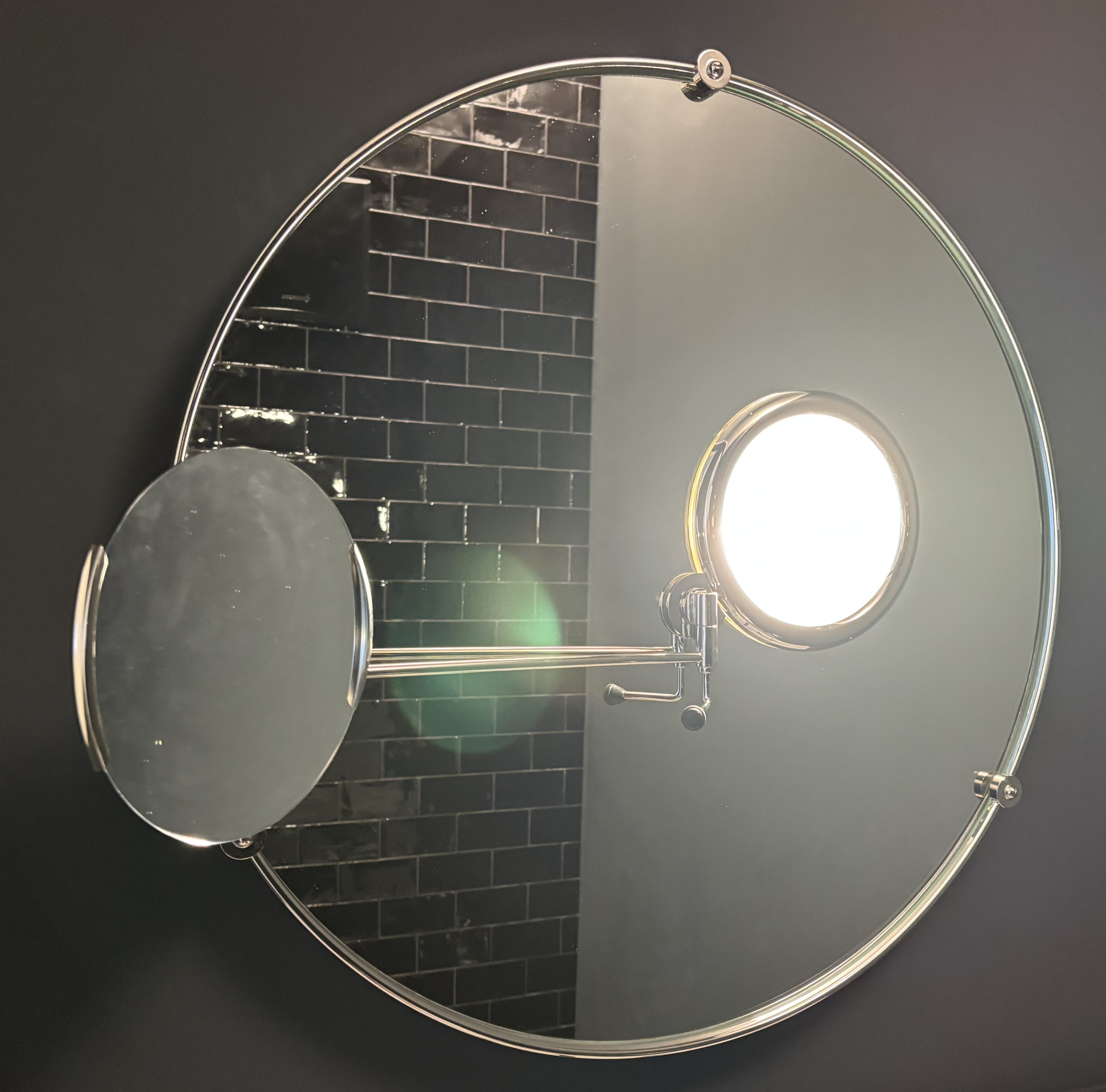 Eileen Gray - Spiegel SATELLITE von Ecart